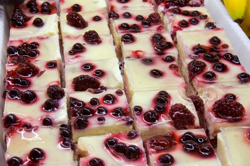 Vypadá jako bublinky čaje ve formě dortu. Cheesecake je lehký jako pěna